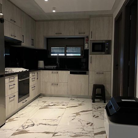 Sea View Apartment Patras Bagian luar foto