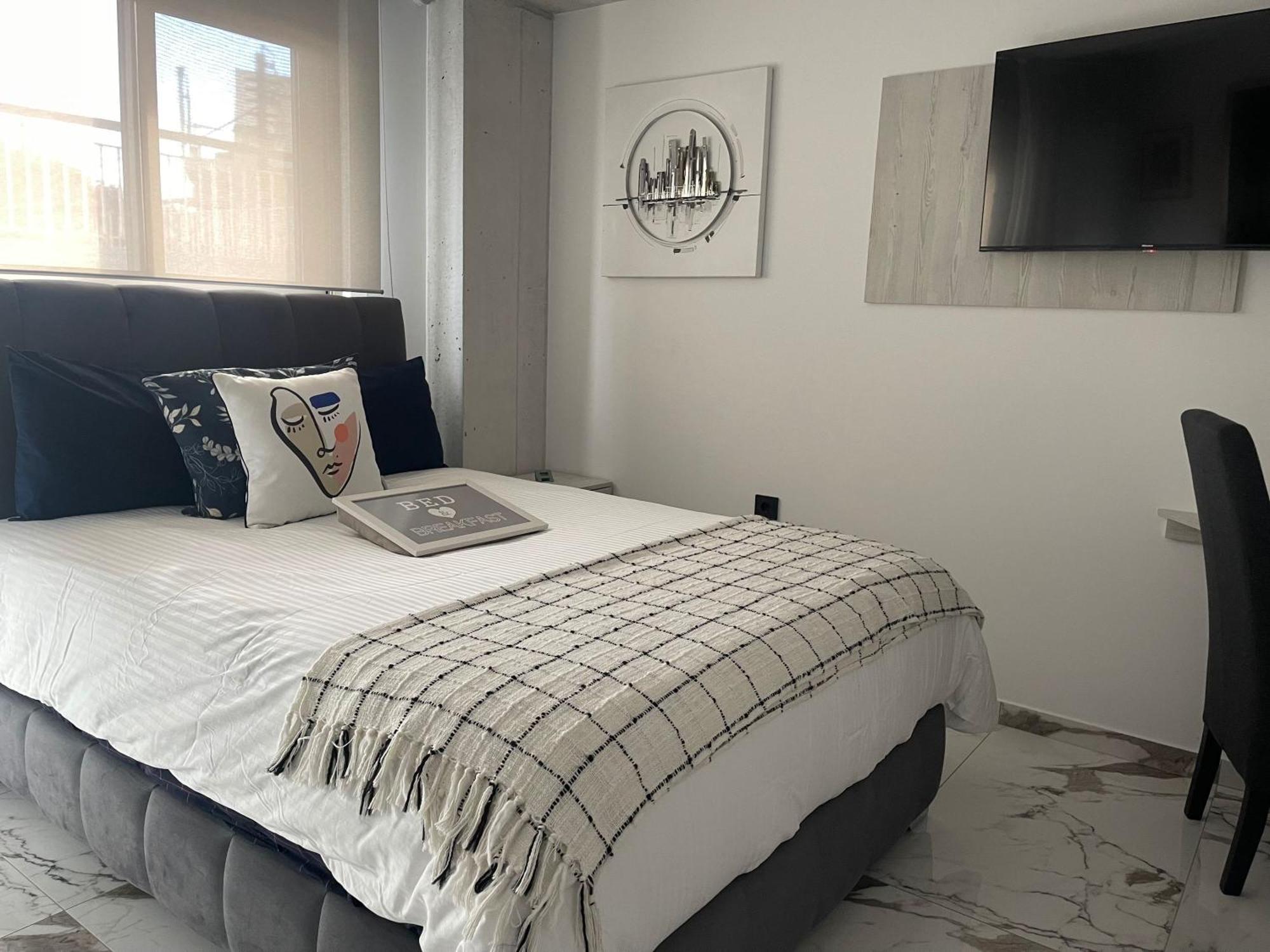 Sea View Apartment Patras Bagian luar foto