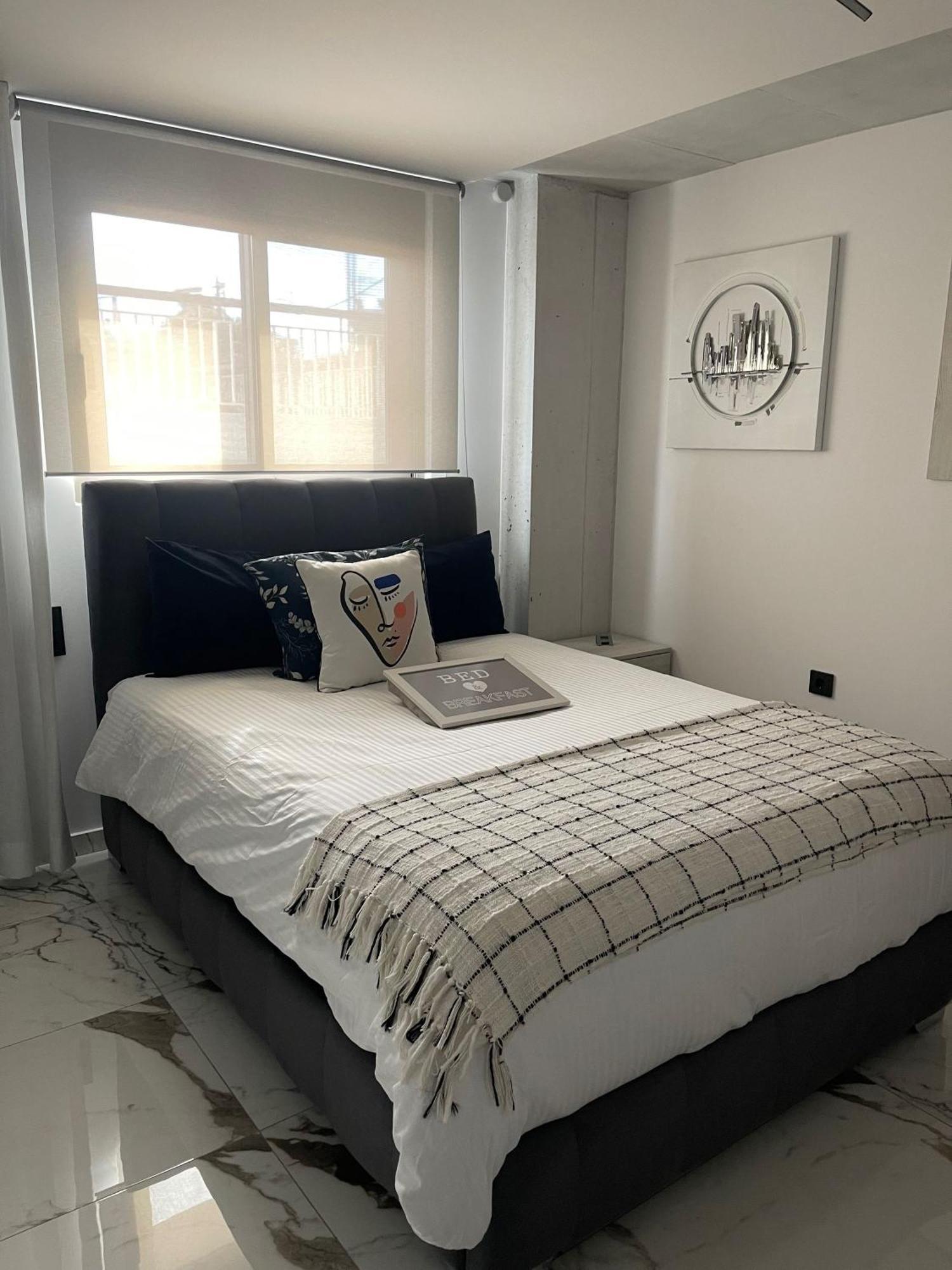 Sea View Apartment Patras Bagian luar foto