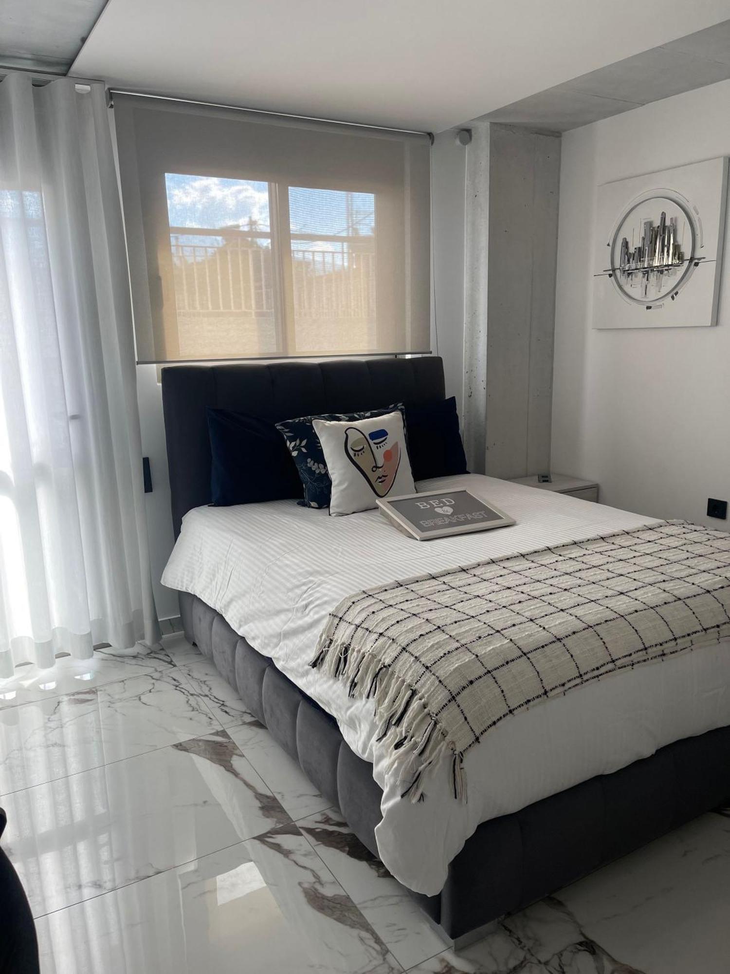 Sea View Apartment Patras Bagian luar foto