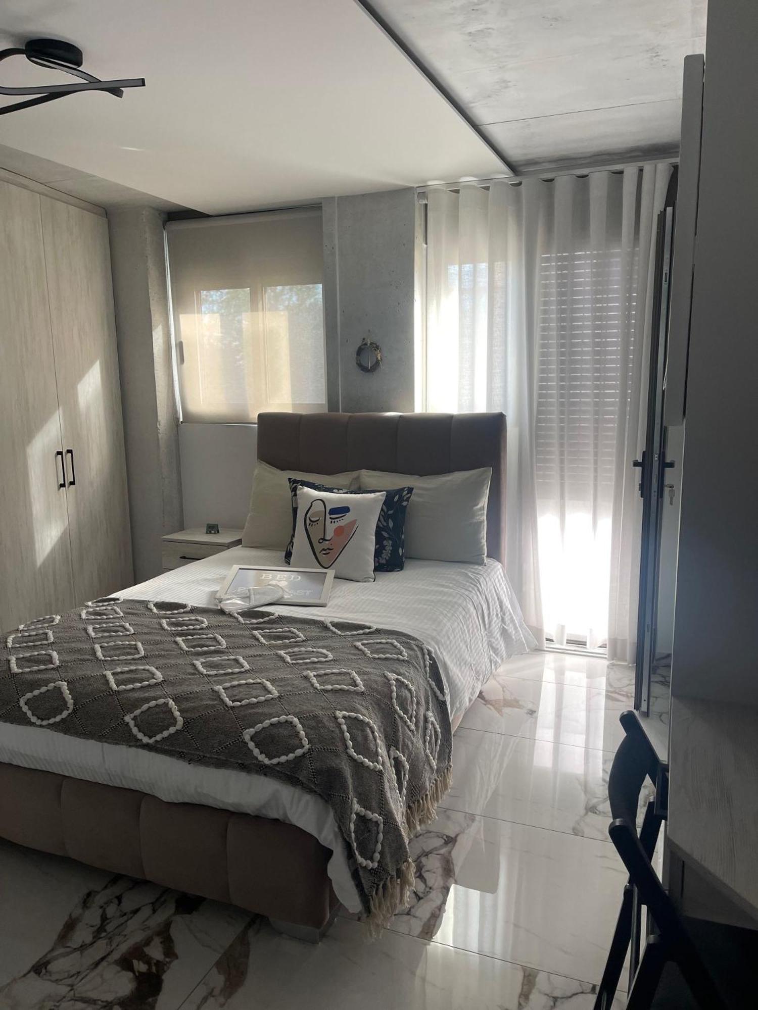 Sea View Apartment Patras Bagian luar foto